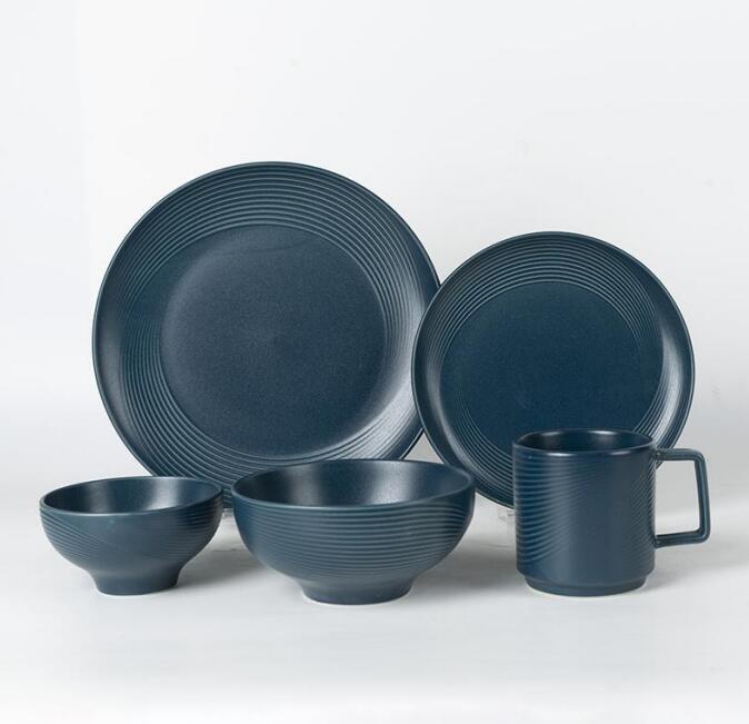 A Guide to Choosing the Perfect Custom Plate Material